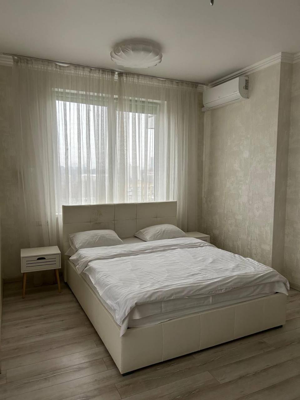 Apart Assistant On Smart Plaza Kiew Exterior foto